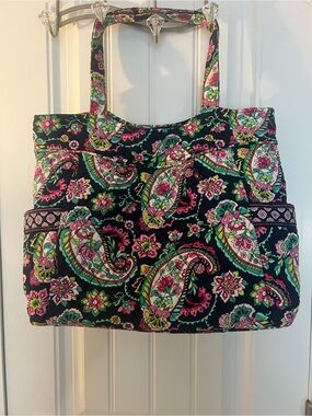 NWOT VERA BRADLEY PETAL PAISLEY QUILTED FLORAL RETIRED SHOULDER TOTE BAG